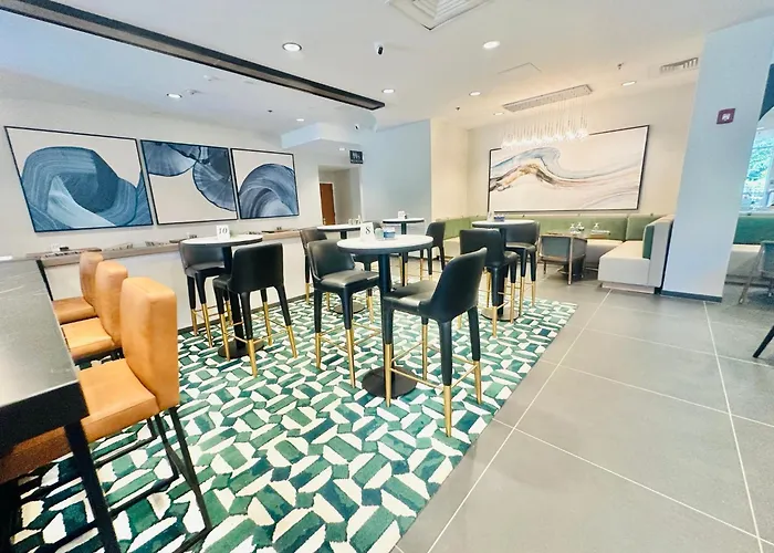 Kid Friendly Hotels in Colonial Heights