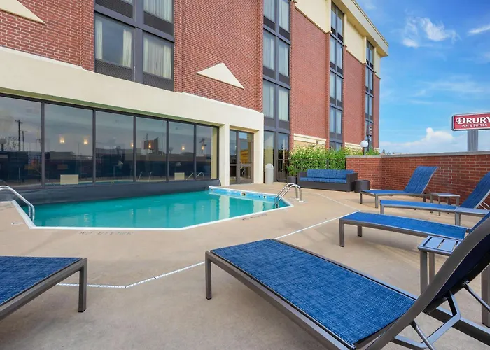 Kid Friendly Hotels in Champaign