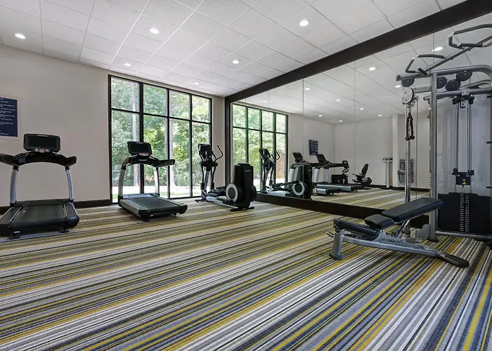 Kid Friendly Hotels in Homewood